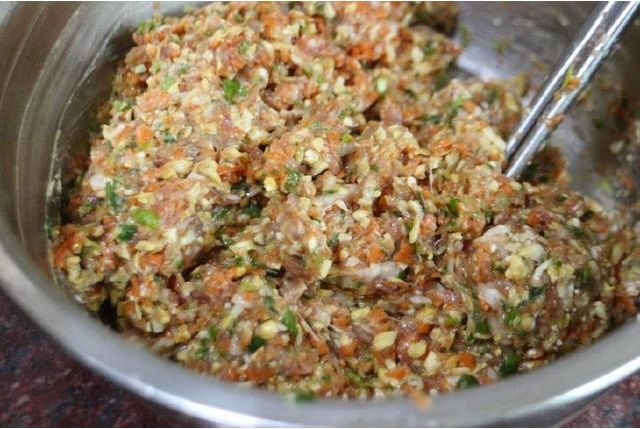 饺子馅里的致命毒计,一场职场恩怨的悲剧性发酵 饺子馅里的致命毒计,一场职场恩怨的悲剧性发酵