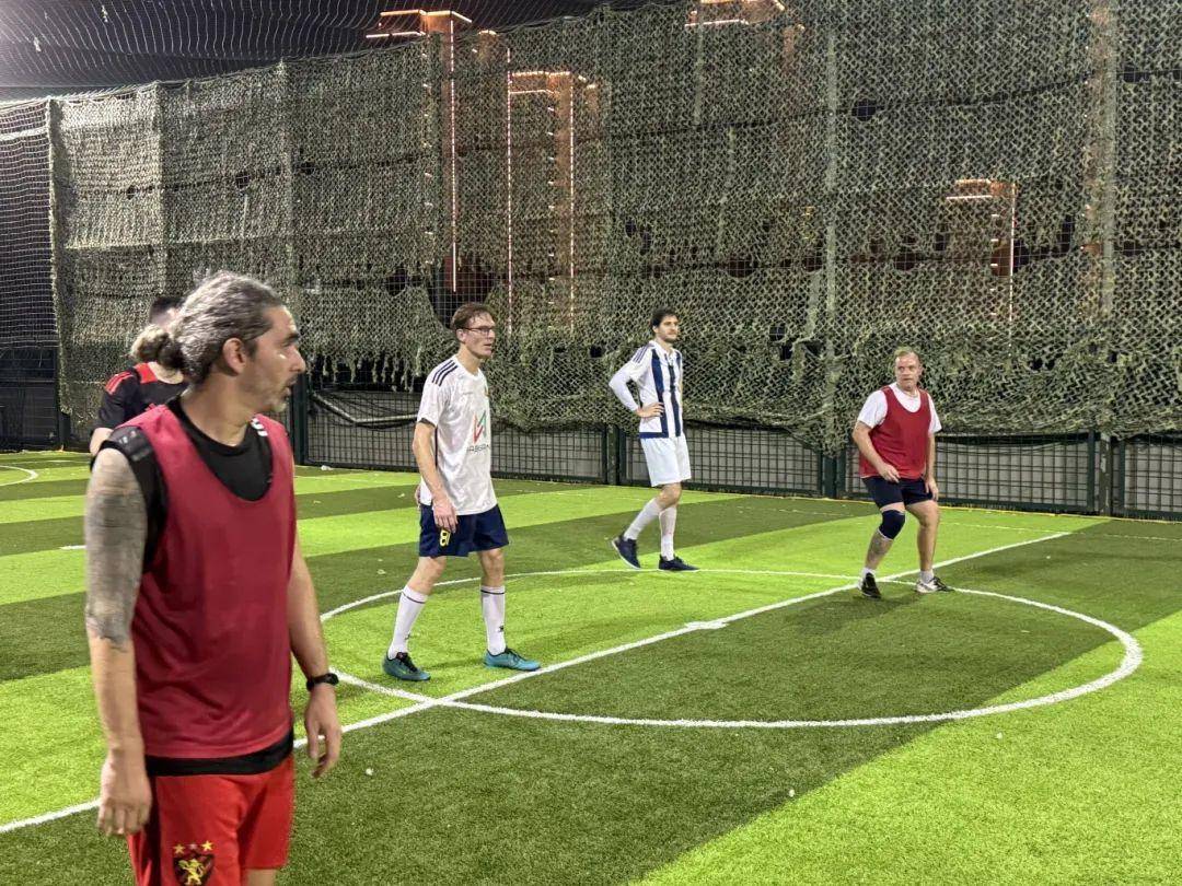 异国酒局变暴力冲突,巴西足球小将泰酒吧醉酒拒付引发群体事件 异国酒局变暴力冲突,巴西足球小将泰酒吧醉酒拒付引发群体事件