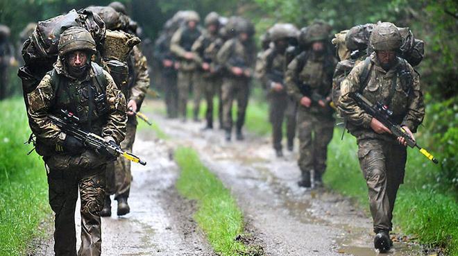 英国首次承认在乌克兰冲突中军人死亡，一场迟来的真相与未解的谜团