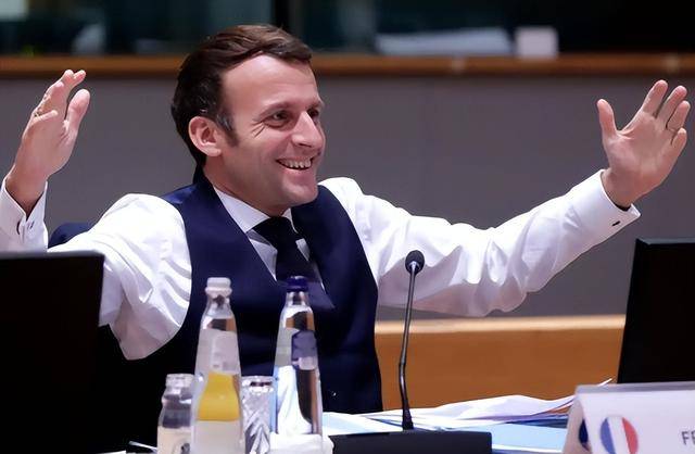 中法友谊新章,马克龙携熊猫外交开启成都行,共绘绿色经济合作新蓝图 中法友谊新章,马克龙携熊猫外交开启成都行,共绘绿色经济合作新蓝图