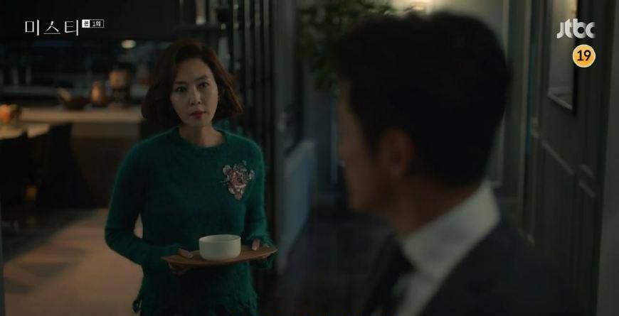 性别迷雾中的甜蜜误会,一根糖葫芦折射的现代家庭图景 性别迷雾中的甜蜜误会,一根糖葫芦折射的现代家庭图景