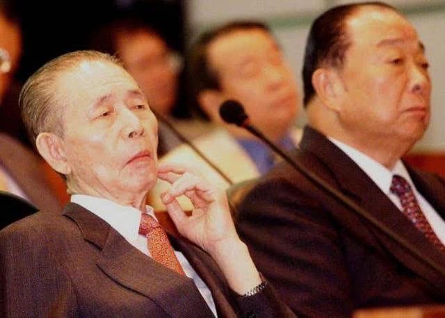 百亿遗产引发的伦理风暴,80岁富豪离世后,妻子拒收千亿家产背后的真相 百亿遗产引发的伦理风暴,80岁富豪离世后,妻子拒收千亿家产背后的真相