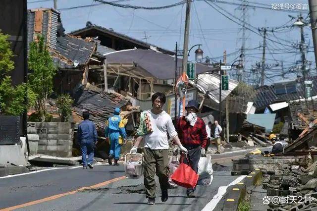 连滚带爬躲厕所，中国游客日本地震中的惊险逃生实录