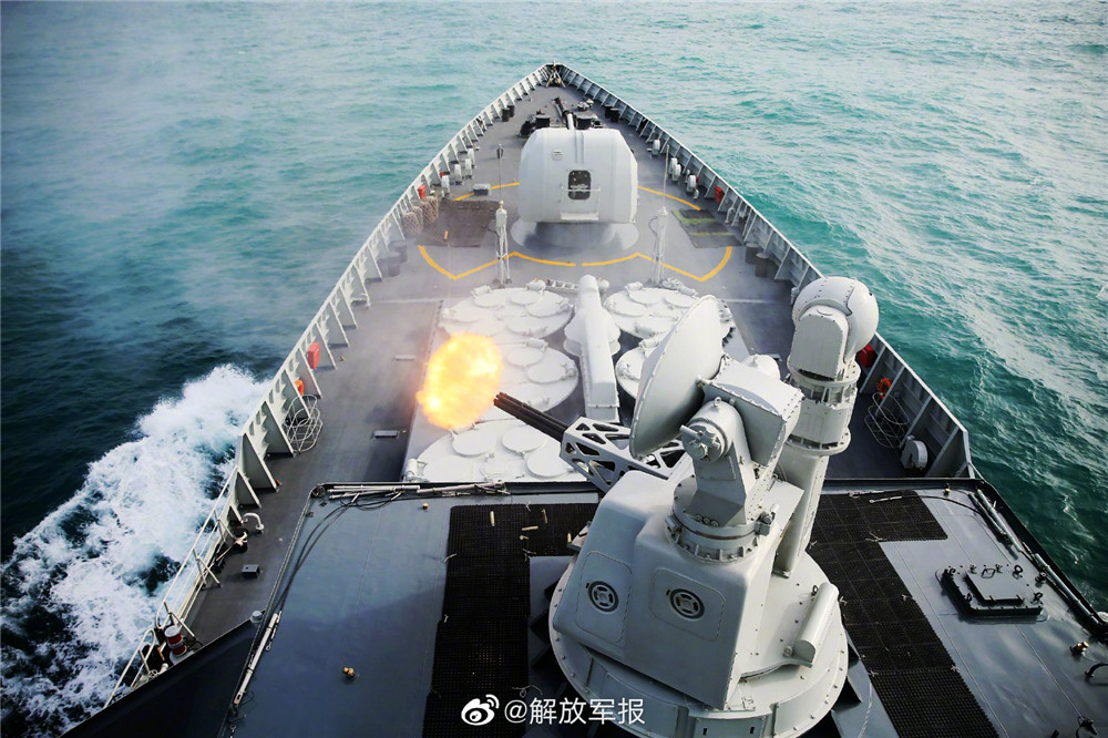 钢铁之师砺锋芒，海军湖北舰实战化训练纪实