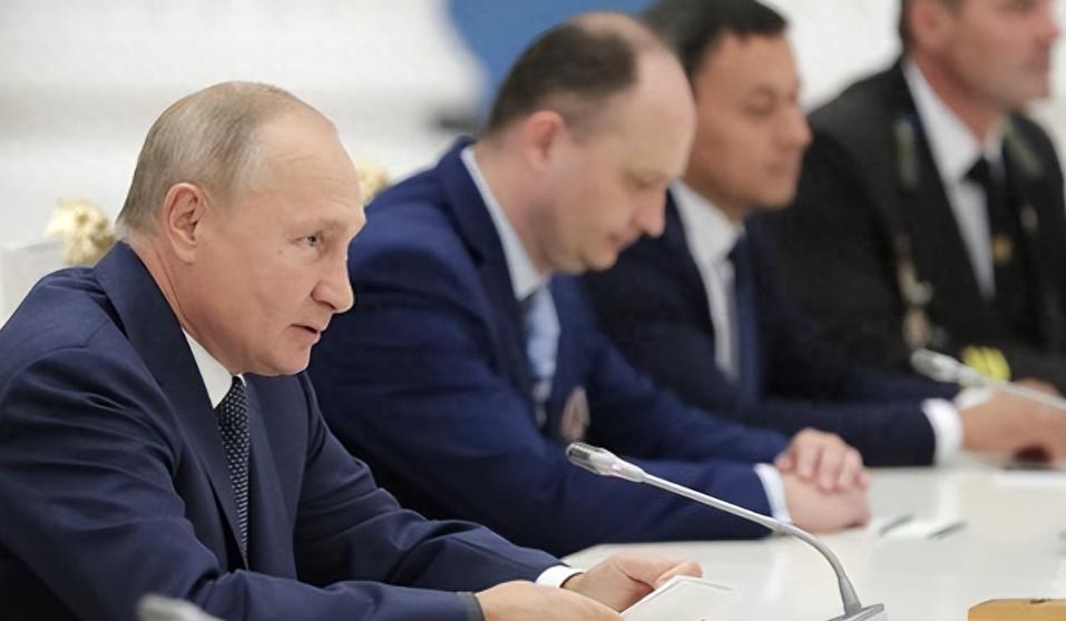 跨越喜马拉雅的握手，普京印度行折射全球权力格局重构