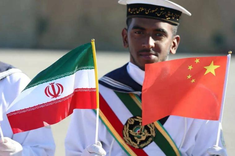 德国总理重磅表态，美发涉乌领土问题提案背后的战略考量